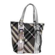 Pre-owned Nylon handbags Burberry Vintage , Gray , Dames