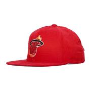 Miami Heat Velvet Flat Brim Cap Mitchell & Ness , Red , Heren