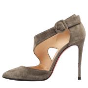 Pre-owned Suede heels Christian Louboutin Pre-owned , Gray , Dames