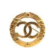 Pre-owned Metal brooches Chanel Vintage , Yellow , Dames