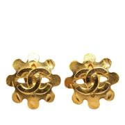 Pre-owned Metal earrings Chanel Vintage , Yellow , Dames