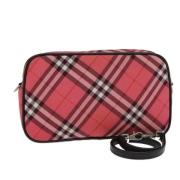 Pre-owned Nylon handbags Burberry Vintage , Red , Dames