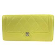 Pre-owned Leather wallets Chanel Vintage , Yellow , Dames