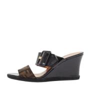 Pre-owned Canvas sandals Fendi Vintage , Brown , Dames