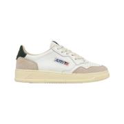 Witte leren sneakers met groene hiel geïnspireerd op jaren 80 design A...