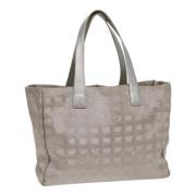 Pre-owned Nylon totes Chanel Vintage , Gray , Dames