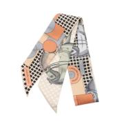 Pre-owned Silk scarves Hermès Vintage , Multicolor , Dames