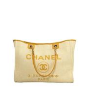 Pre-owned Canvas chanel-bags Chanel Vintage , Yellow , Dames