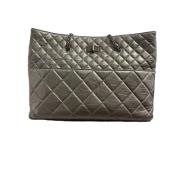 Pre-owned Leather handbags Chanel Vintage , Gray , Dames