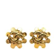 Pre-owned Metal earrings Chanel Vintage , Yellow , Dames