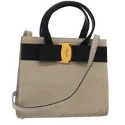 Pre-owned Suede handbags Salvatore Ferragamo Pre-owned , Gray , Dames