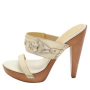 Pre-owned Leather sandals Versace Pre-owned , Beige , Dames