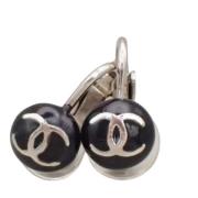 Pre-owned Metal earrings Chanel Vintage , Gray , Dames