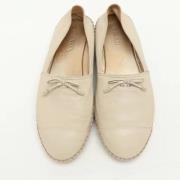 Pre-owned Leather flats Prada Vintage , Beige , Dames