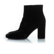 Pre-owned Velvet boots Yves Saint Laurent Vintage , Black , Dames