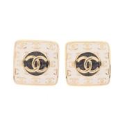 Pre-owned Metal earrings Chanel Vintage , Gray , Dames