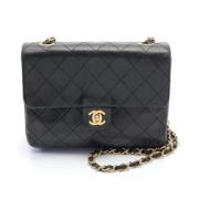 Pre-owned Leather crossbody-bags Chanel Vintage , Black , Dames