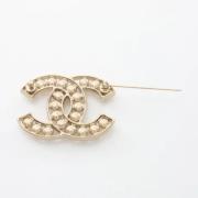 Pre-owned Metal brooches Chanel Vintage , Yellow , Dames