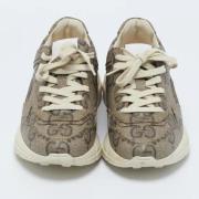 Pre-owned Canvas sneakers Gucci Vintage , Beige , Dames