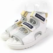 Pre-owned Fabric sandals Chanel Vintage , White , Dames