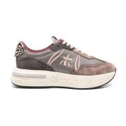 Bruine platte schoenen met logodetail Premiata , Brown , Dames