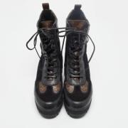 Pre-owned Canvas boots Louis Vuitton Vintage , Black , Dames