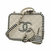 Pre-owned Leather shoulder-bags Chanel Vintage , White , Dames