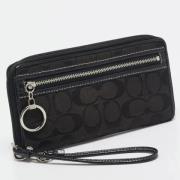 Pre-owned Canvas clutches Coach Pre-owned , Black , Dames