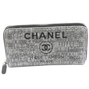 Pre-owned Canvas wallets Chanel Vintage , Gray , Dames