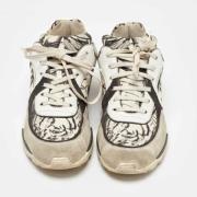 Pre-owned Canvas sneakers Chanel Vintage , White , Dames