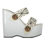 Geborduurde leren muilezels met plateau Emilio Pucci , White , Dames