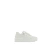 Gestudeerde Leren Sneakers met Gestructureerde Zool Valentino Garavani...