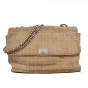 Pre-owned Suede shoulder-bags Chanel Vintage , Beige , Dames