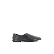 Zwarte Leren Slipper met Ronde Neus en Rubberen Zool Officine Creative...