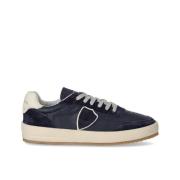 Blauwe Leren Sneaker met Contrastbadge Philippe Model , Blue , Heren