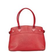 Pre-owned Leather shoulder-bags Louis Vuitton Vintage , Red , Dames