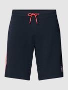 Regular fit sweatshorts met labelbadge