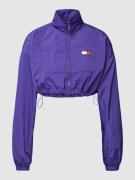 Korte windbreaker met labelpatch