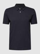Shaped fit poloshirt met labelstitching