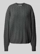 Gebreide pullover met kabelpatroon