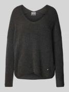 Gebreide pullover met V-hals, model 'THORA'