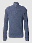 Gebreide pullover met korte ritssluiting