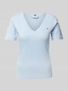 Slim fit T-shirt met V-hals, model 'CODY'
