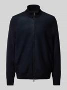 Gebreid jack van scheerwol met opstaande kraag