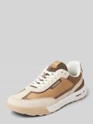 Sneakers met labeldetails