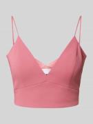Korte top met V-hals