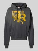 Hoodie met kangoeroezak en extra brede schouders