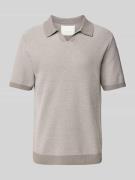 Regular fit poloshirt met V-hals