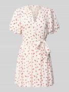 Getailleerde mini-jurk met strikceintuur, model 'NOVA'