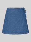 Licht uitlopende jeansrok in wikkellook, model 'FIBBO'